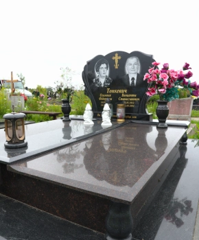 Памятник двойной 152